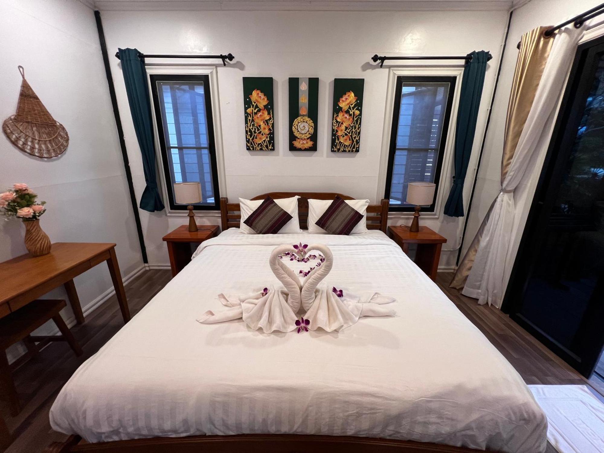 Big Elk Steak House - Homestay 达叻府 外观 照片